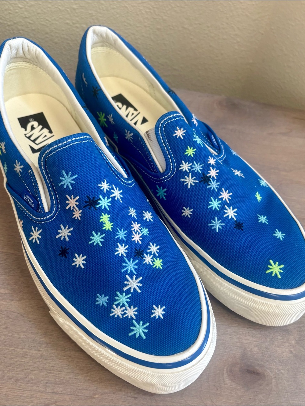 Van’s Off the Wall Glow in the Dark Slip Ons - Men’s Size 11.5
